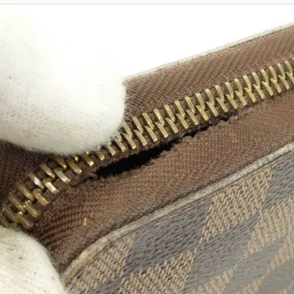 Vintage Louis Vuitton Damier Zippy Wallet - Picture 6 of 10
